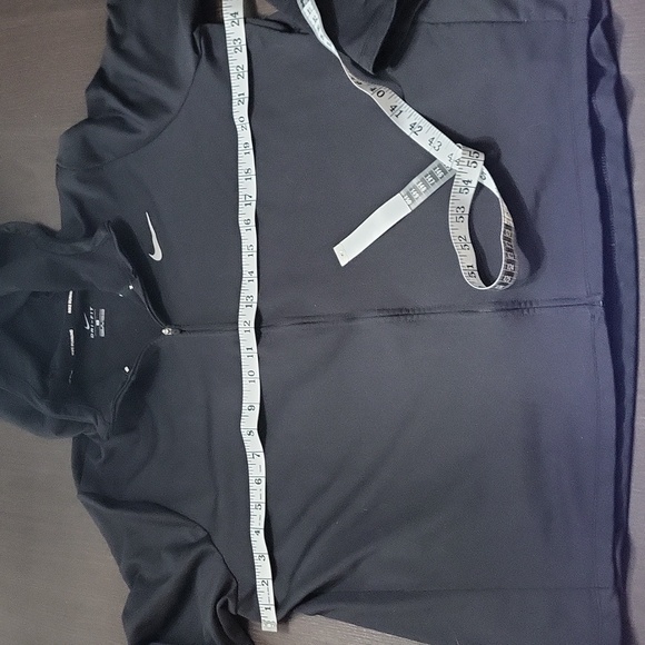 Nike  Black Performance Dri Fit Jacket With Thumb Holes And Hood - Picture 5 of 15